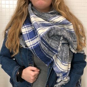 Blue blanket scarf
